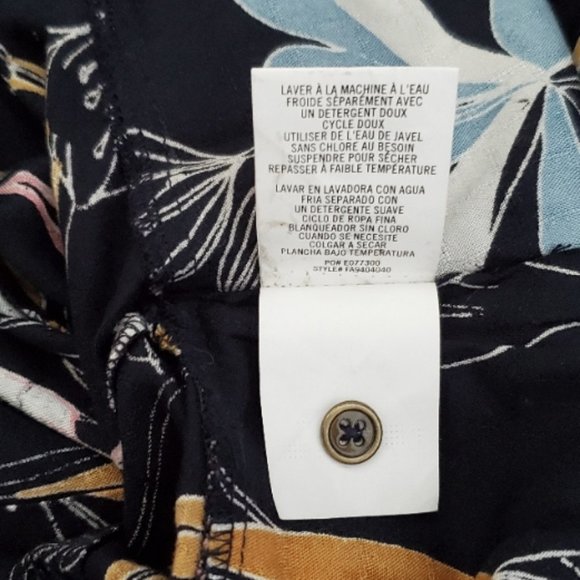 O'Neill Black Floral Print Elbow Sleeve V-Neck Wrap Top NWT Small - Picture 8 of 8